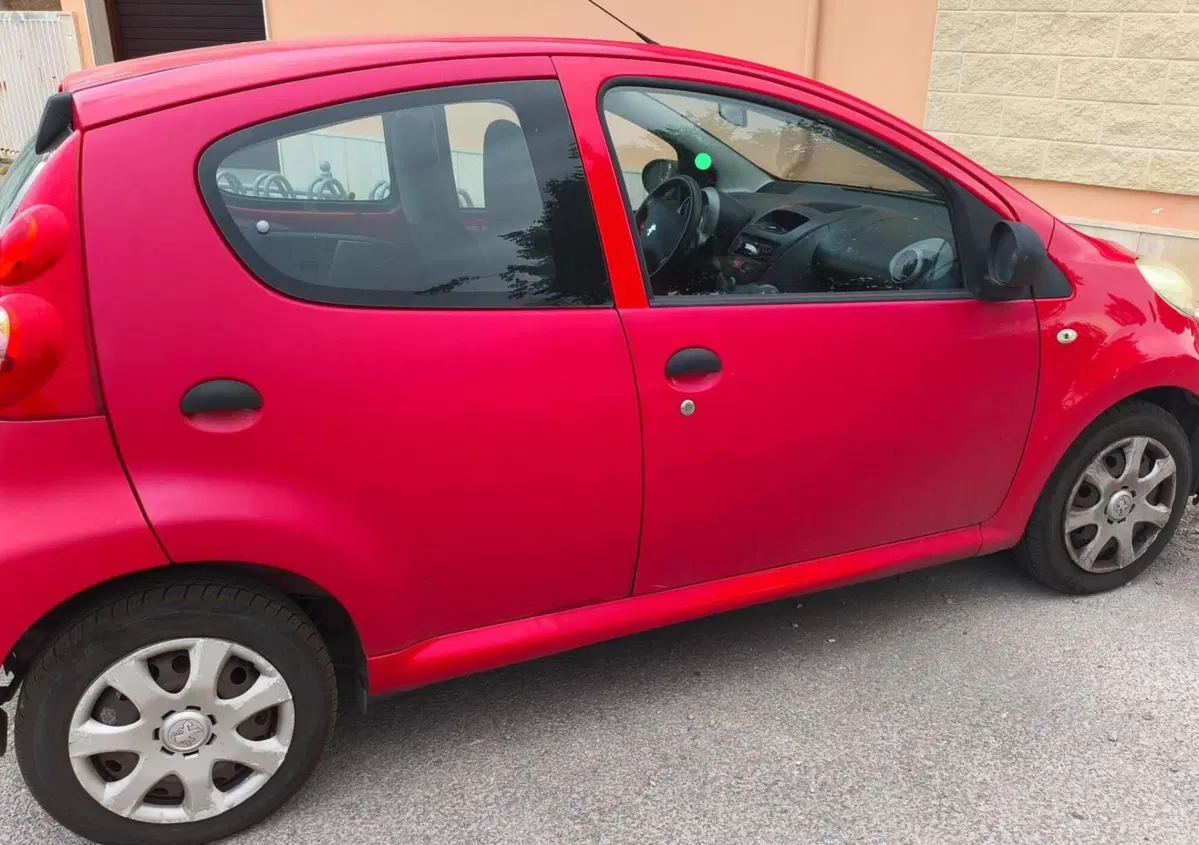 Peugeot 107 68CV 5p. Access (2)