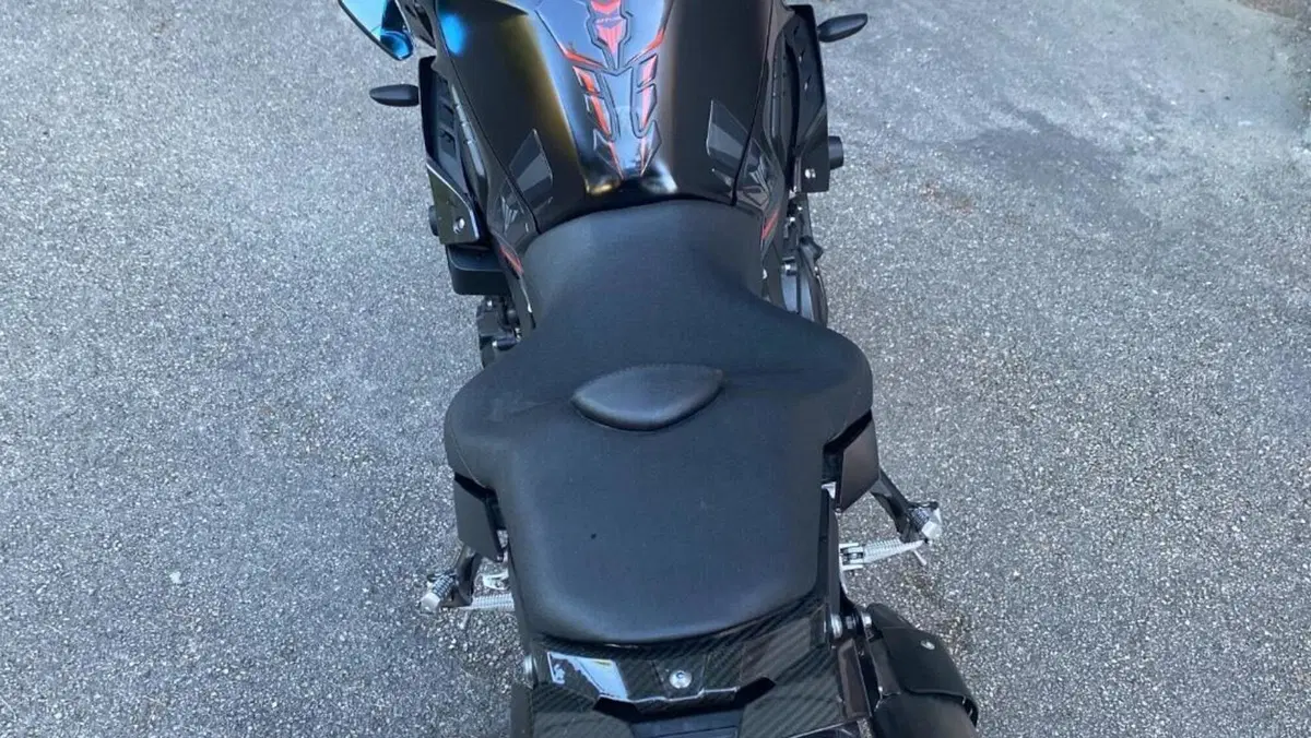 Yamaha MT-10 (2017 - 20)  (9)