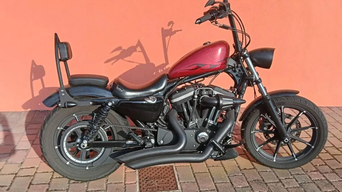 Harley-Davidson 883 Iron (2017 - 20) - XL 883N 