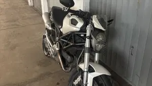 Ducati Monster 696 (2008 - 13)  (3)