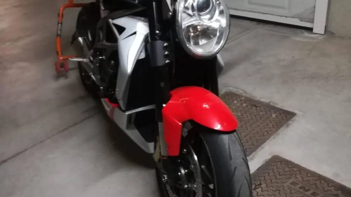 MV Agusta Brutale 990 R (2009 - 12)  (2)