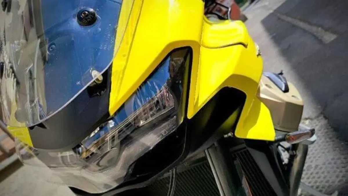 Moto Guzzi V100 Mandello (2022 - 24)  (2)