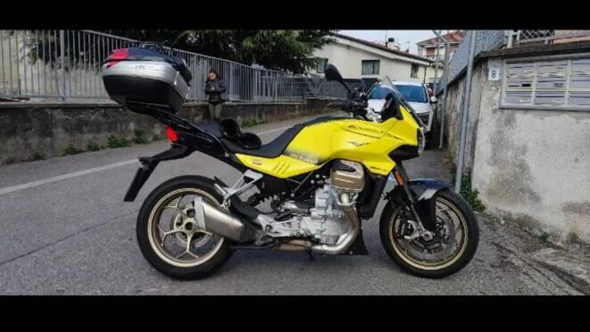 Moto Guzzi V100 Mandello (2022 - 24)  (4)