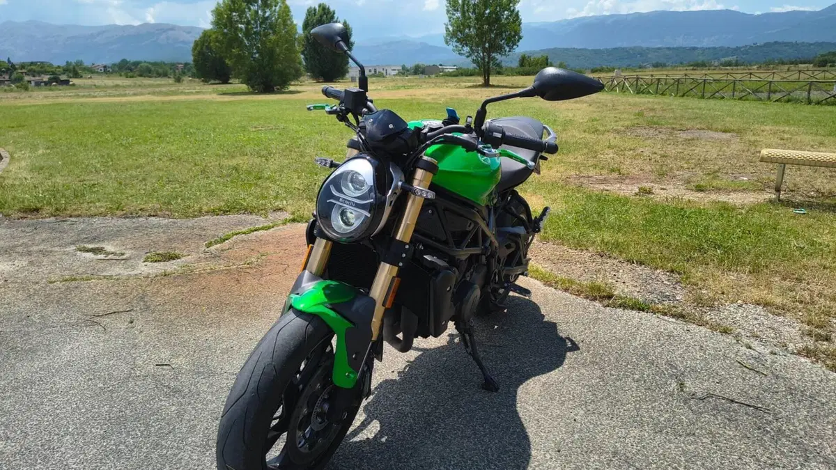Benelli 752 S (2022 - 25)  (3)