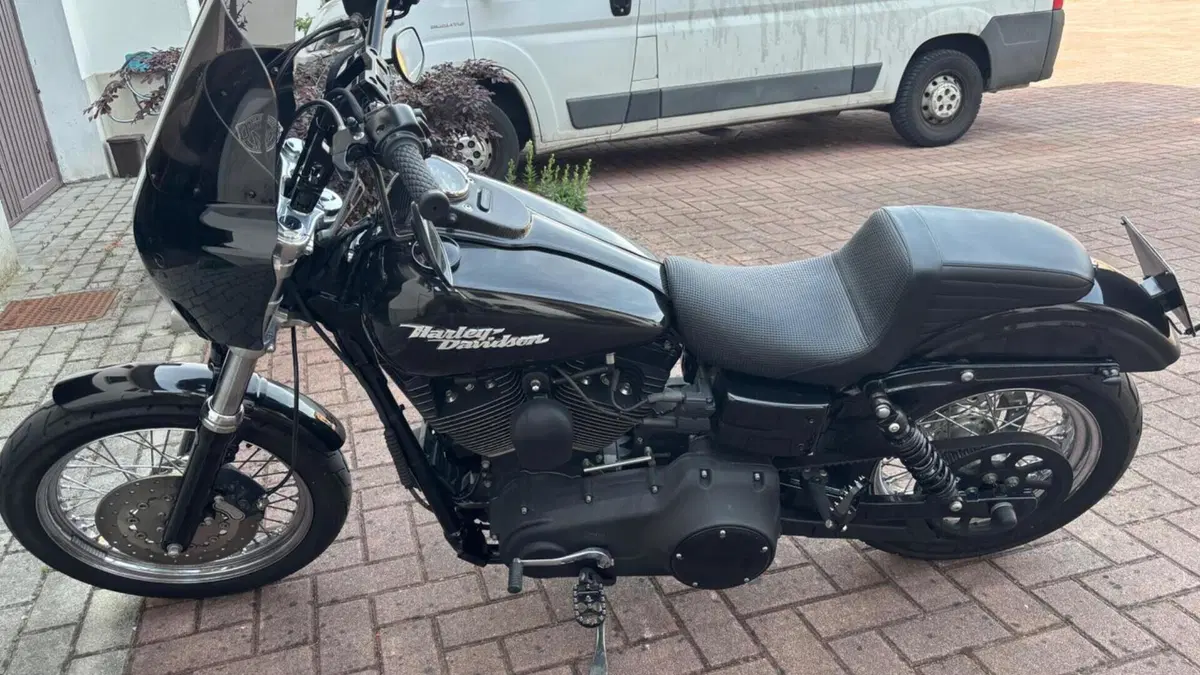 Harley-Davidson 1584 Street Bob (2008 - 15) - FXDB  (6)