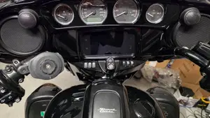 Harley-Davidson 117 Street Glide (2022) - FLHXSE  (2)