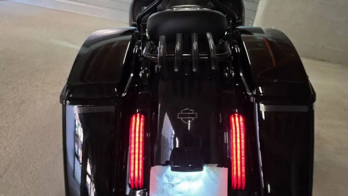 Harley-Davidson CVO Street Glide (2023)  (4)