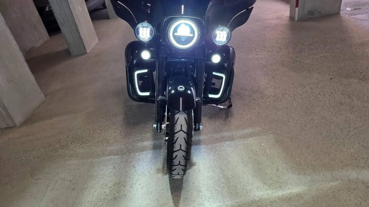 Harley-Davidson CVO Street Glide (2023)  (7)