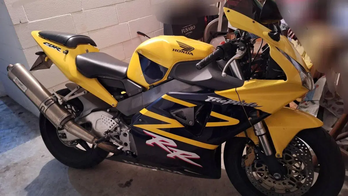 Honda CBR 900 RR Fireblade (2002 - 04)  (2)
