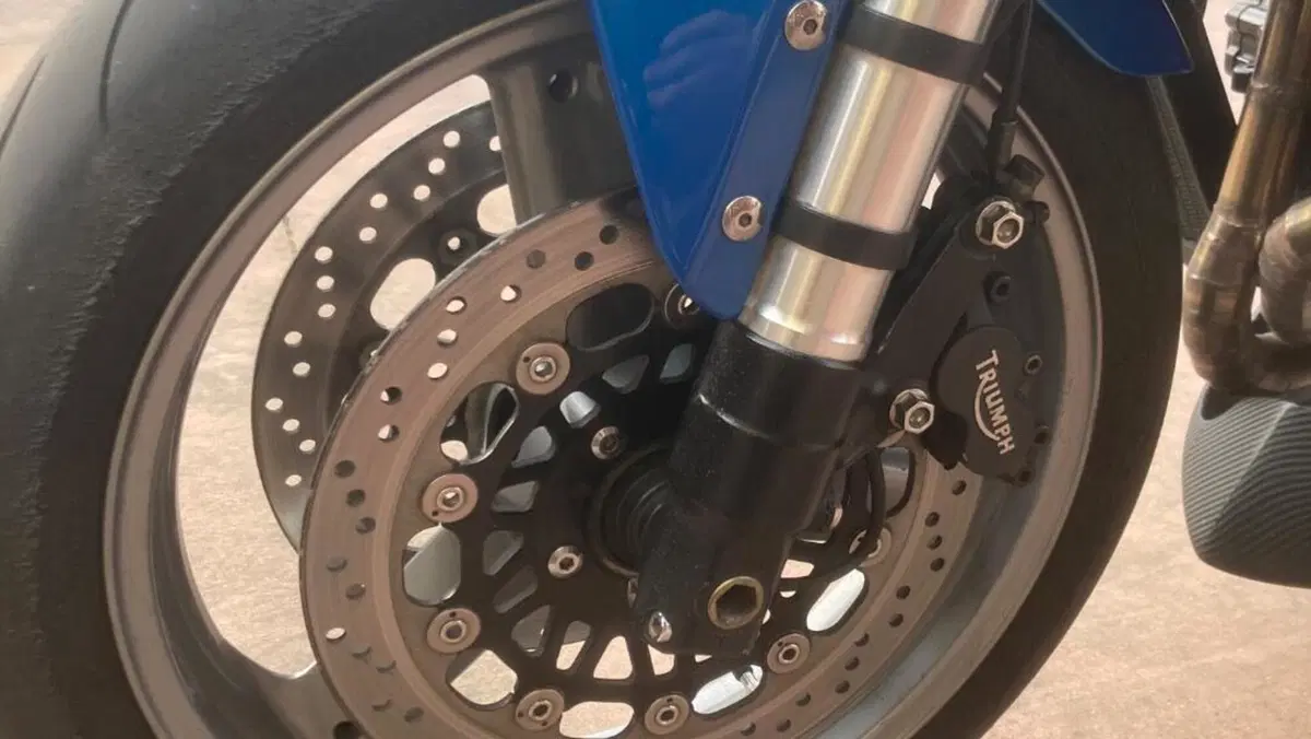 Triumph Speed Triple 955 (2002 - 04)  (8)