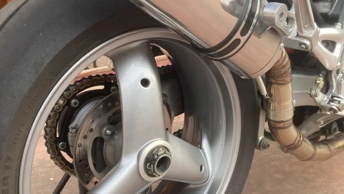 Triumph Speed Triple 955 (2002 - 04)  (10)
