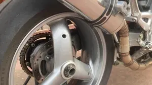 Triumph Speed Triple 955 (2002 - 04)  (10)
