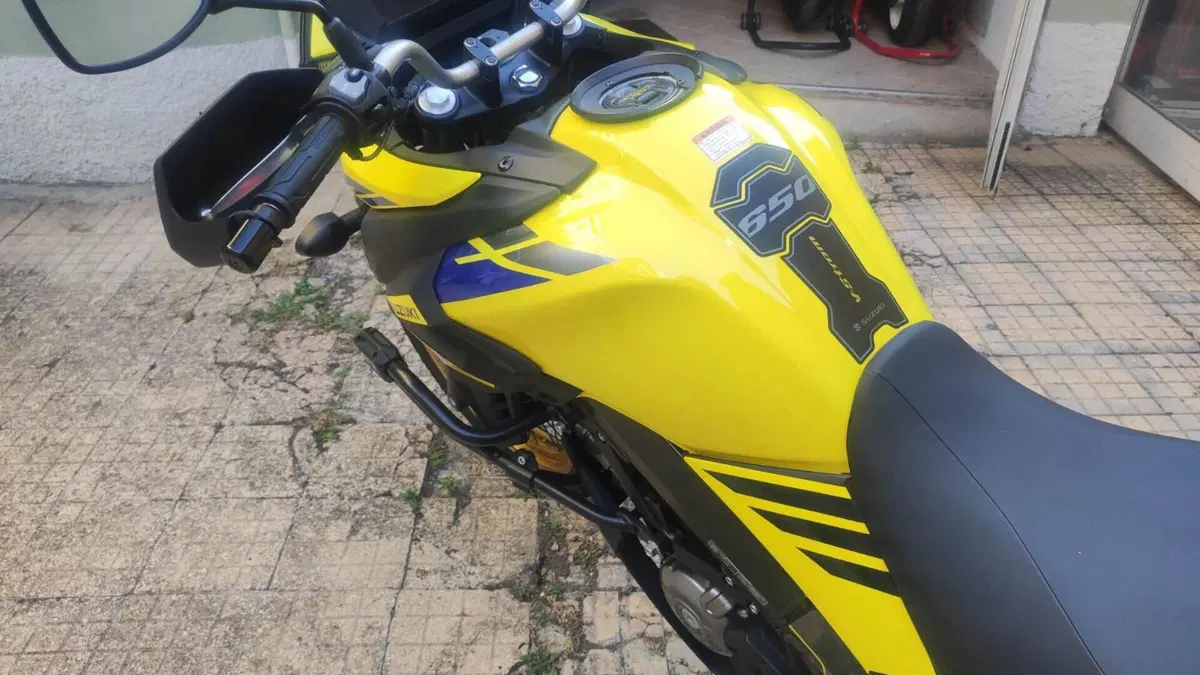 Suzuki V-Strom 650XT (2021 - 25)  (4)