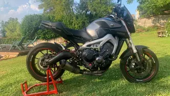 Yamaha MT-09 (2013 - 15) usata