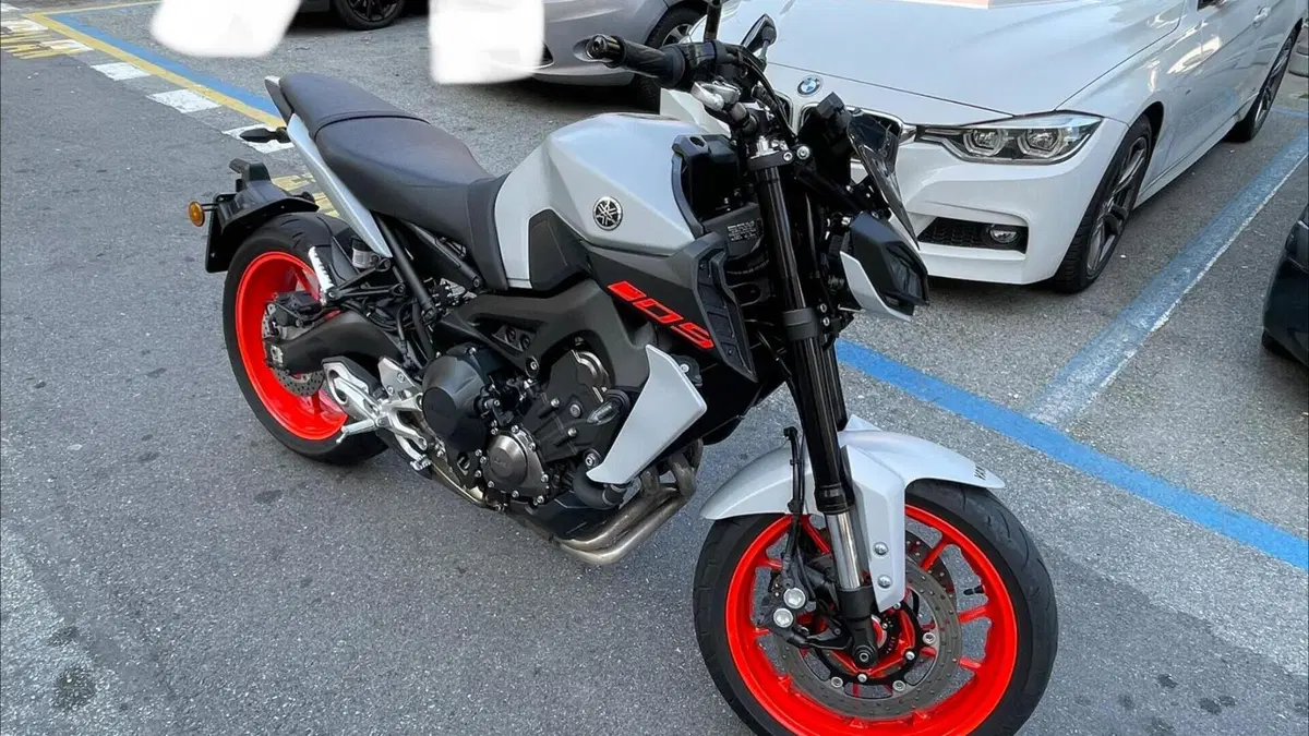 Yamaha MT-09 (2017 - 20)  (2)
