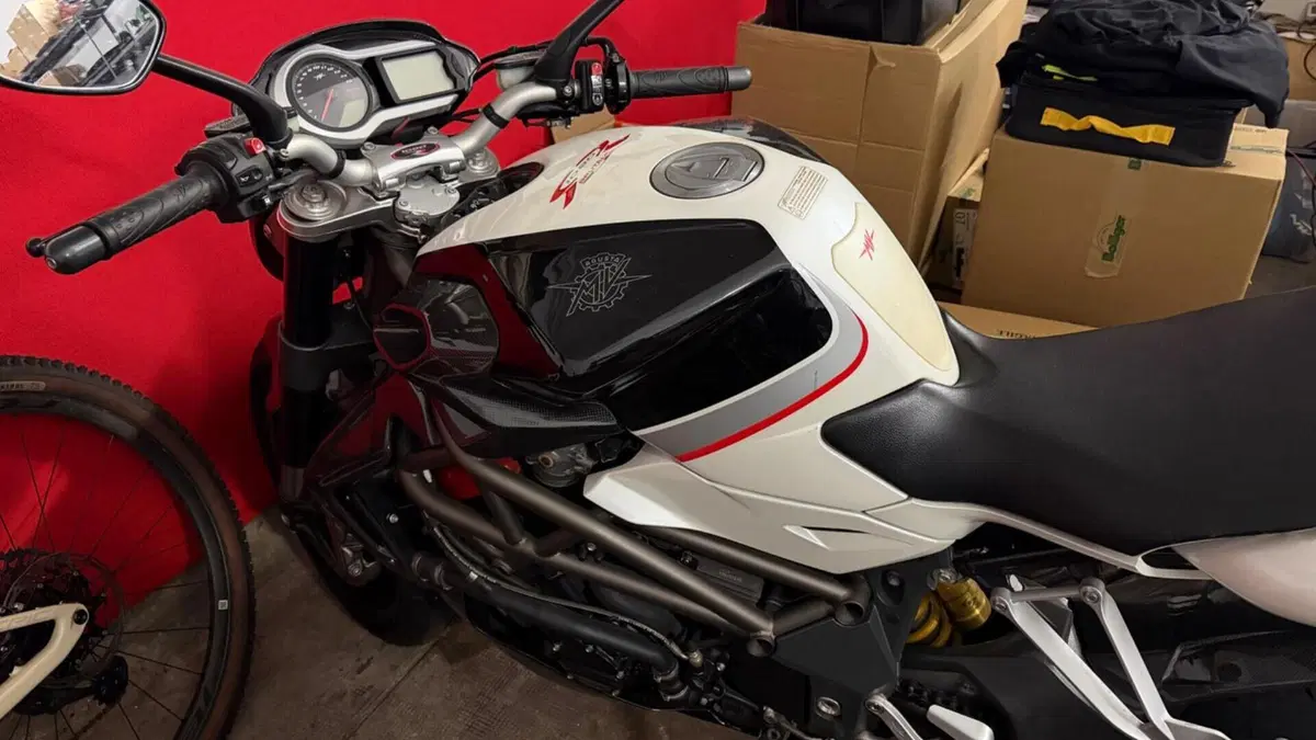 MV Agusta Brutale 1090 RR (2009 - 15)  (2)