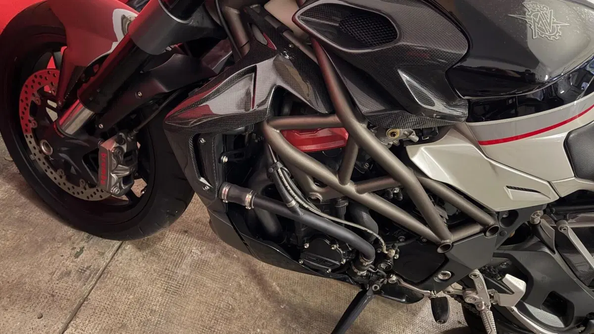 MV Agusta Brutale 1090 RR (2009 - 15)  (9)