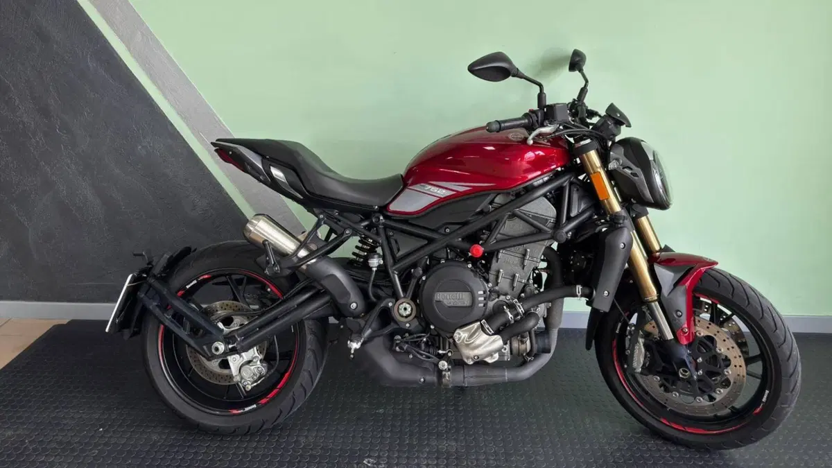 Benelli 752 S (2019 - 20)  (2)