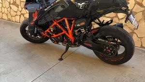 KTM 1290 Super Duke GT (2022 - 25)  (5)