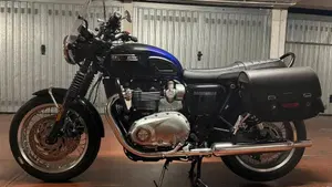 Triumph Bonneville T120 Stealth Edition (2024)  (3)