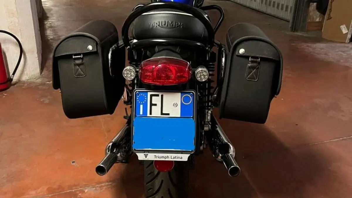 Triumph Bonneville T120 Stealth Edition (2024)  (6)