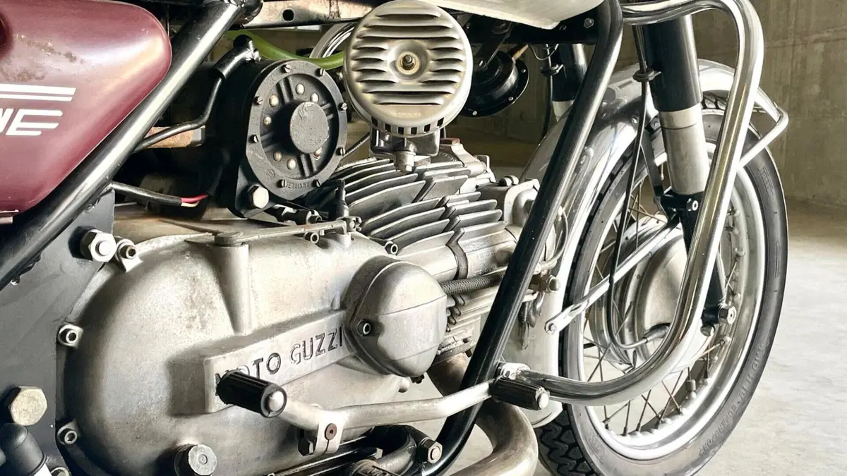 Moto Guzzi   (8)