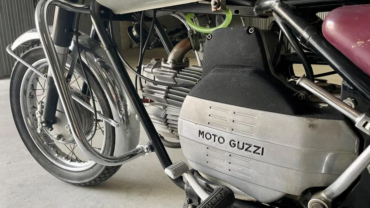 Moto Guzzi   (9)