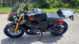 Aprilia Tuono 1000 R Factory (2004 - 05)  (2)