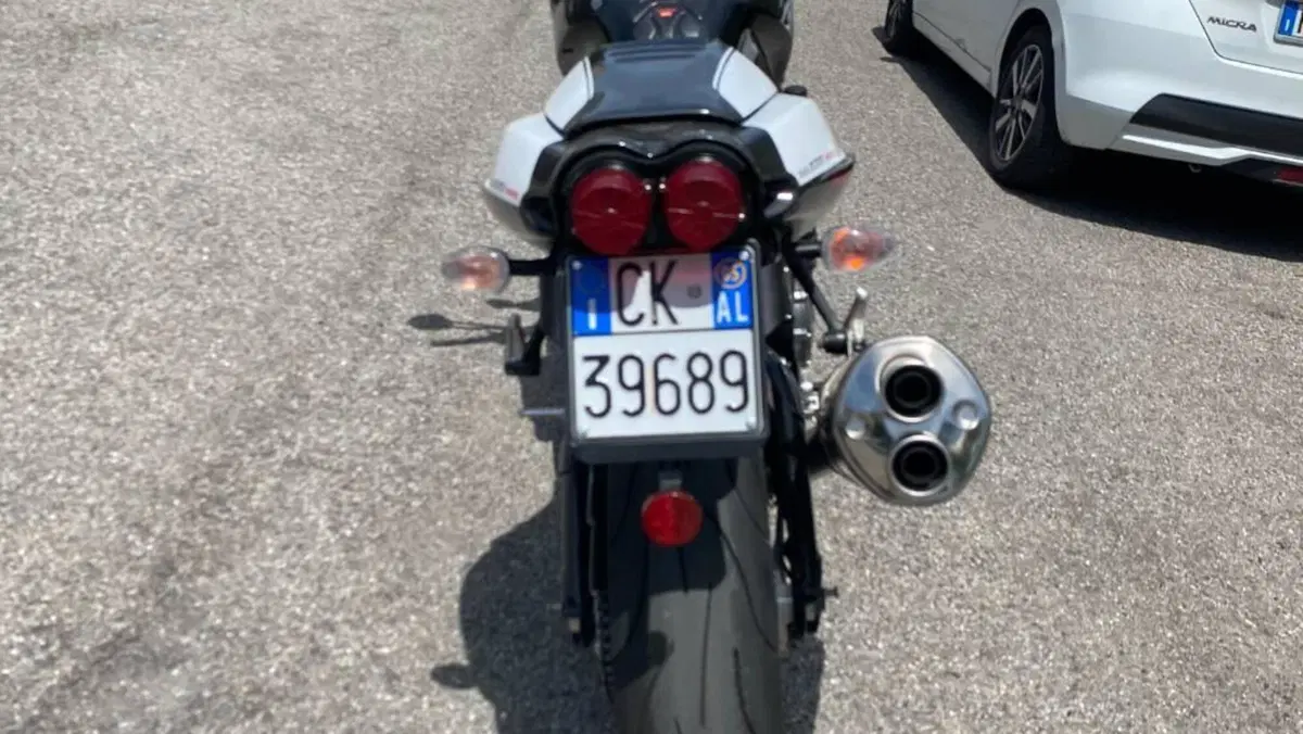 Aprilia Tuono 1000 R Factory (2004 - 05)  (3)