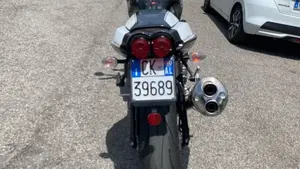 Aprilia Tuono 1000 R Factory (2004 - 05)  (3)