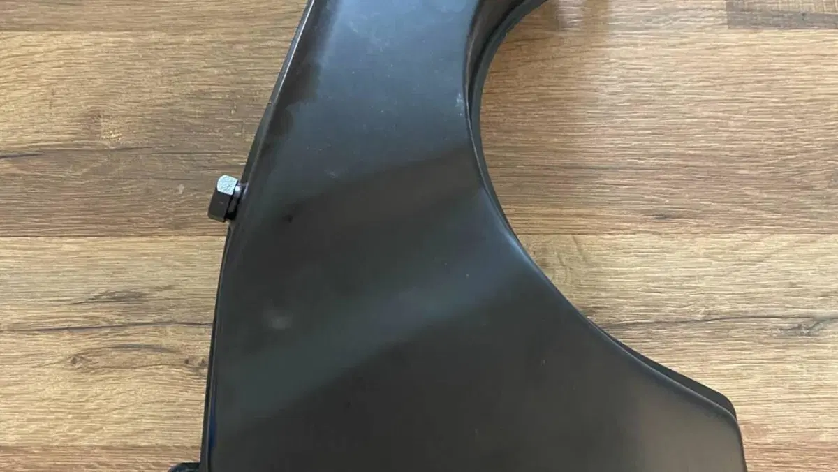 Aprilia Tuono 1000 R Factory (2004 - 05)  (9)