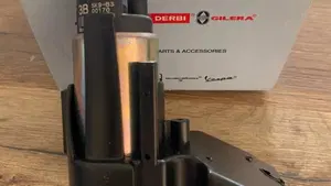 Aprilia Tuono 1000 R Factory (2004 - 05)  (10)