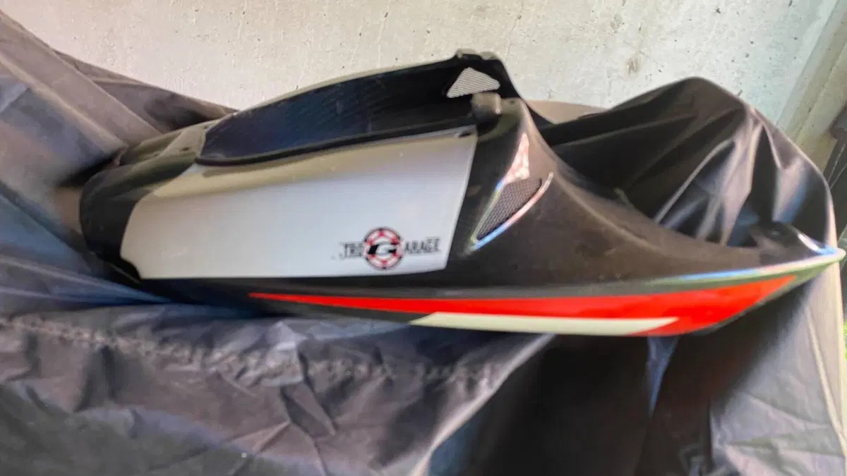 Aprilia Tuono 1000 R Factory (2004 - 05)  (16)