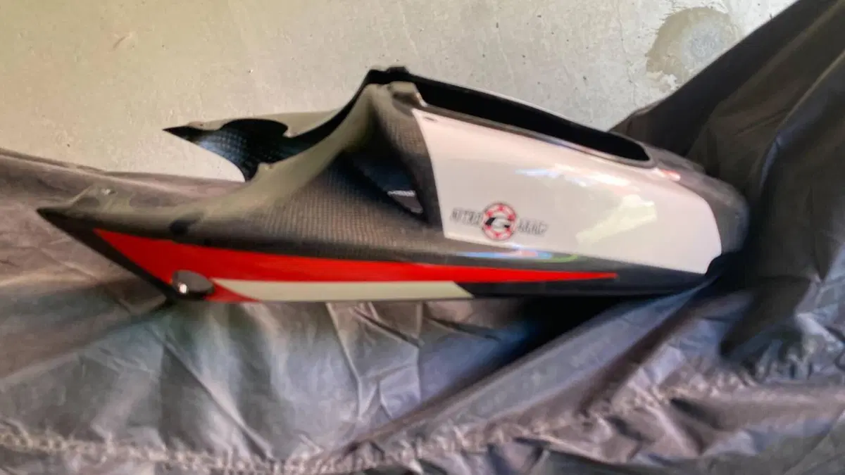 Aprilia Tuono 1000 R Factory (2004 - 05)  (17)