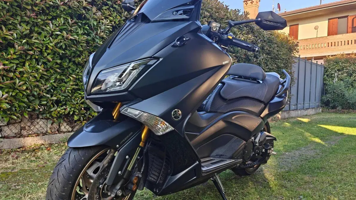 Yamaha T-Max 530 Iron Max ABS (2014 - 17)  (5)