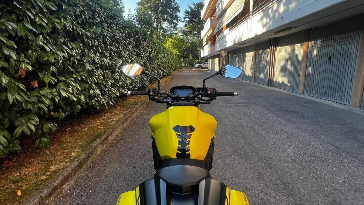 Honda CB 750 Hornet (2023 - 24)  (2)
