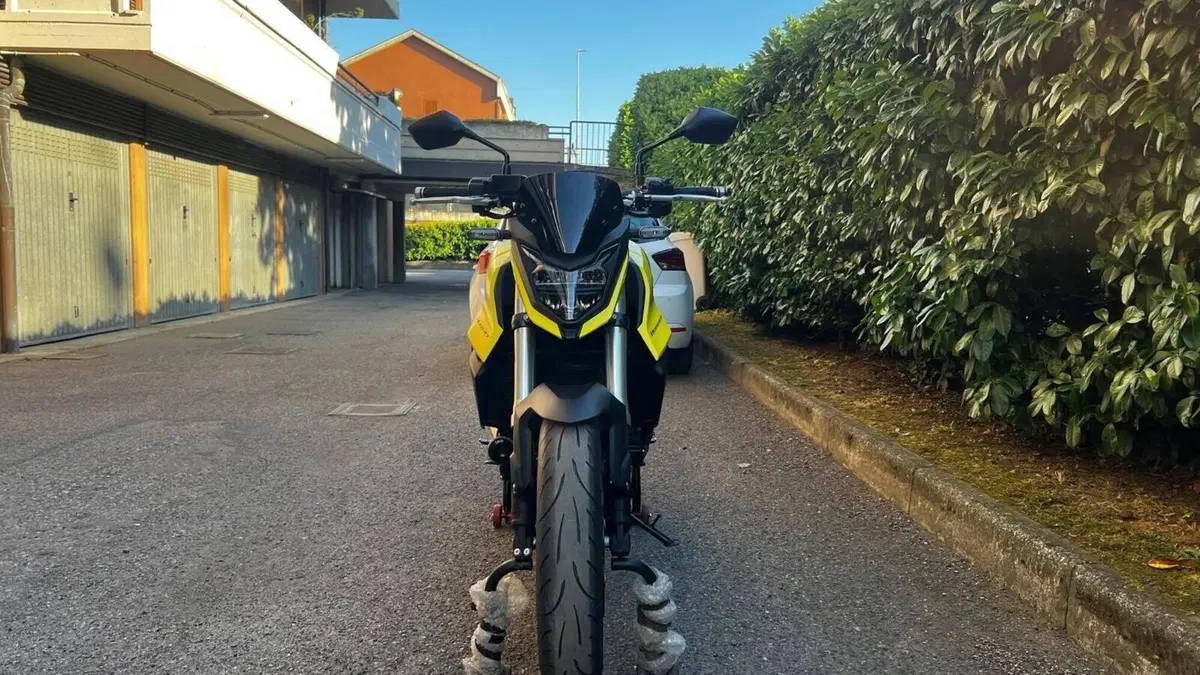 Honda CB 750 Hornet (2023 - 24)  (3)