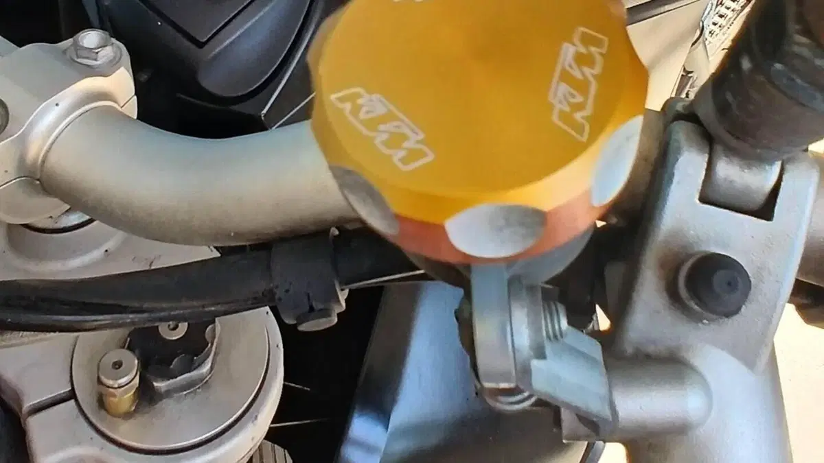 KTM 690 Supermoto  (10)
