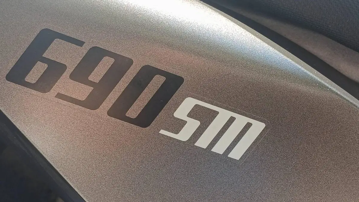 KTM 690 Supermoto  (5)