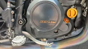 KTM 690 Supermoto  (6)