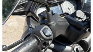 Yamaha X-Max 300 (2021 - 24)  (2)