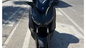 Yamaha X-Max 300 (2021 - 24)  (8)