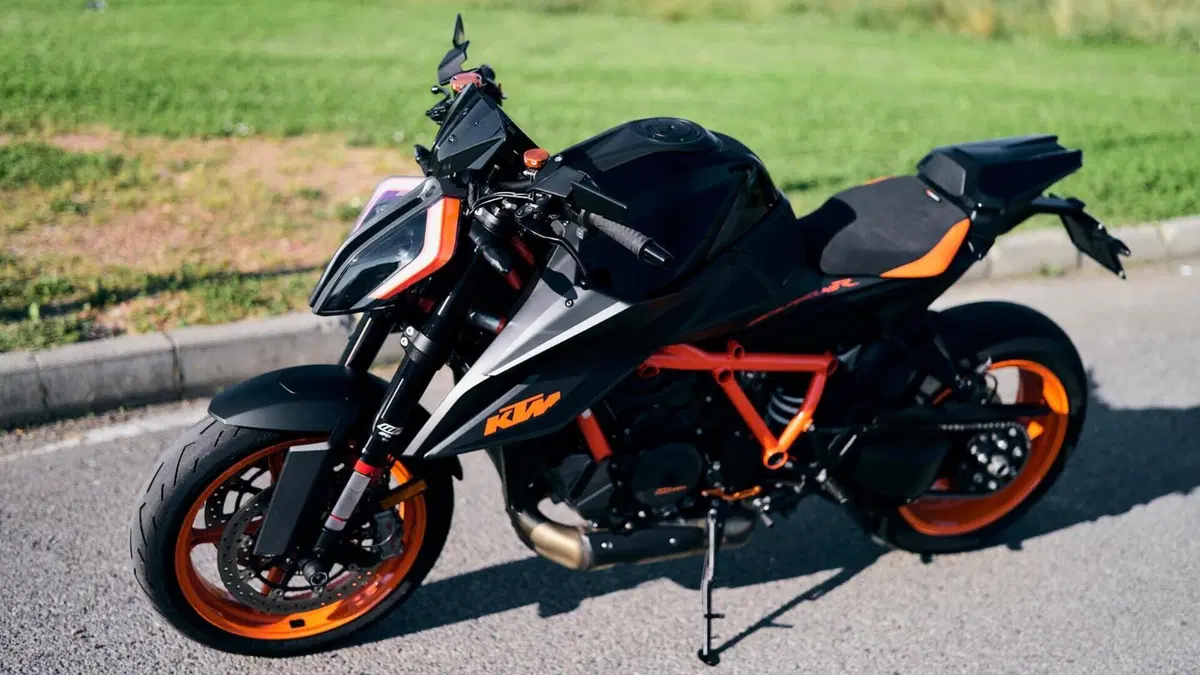 KTM 1290 Super Duke R (2021) 