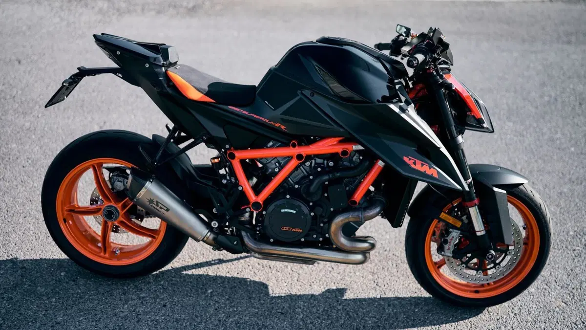 KTM 1290 Super Duke R (2021)  (2)