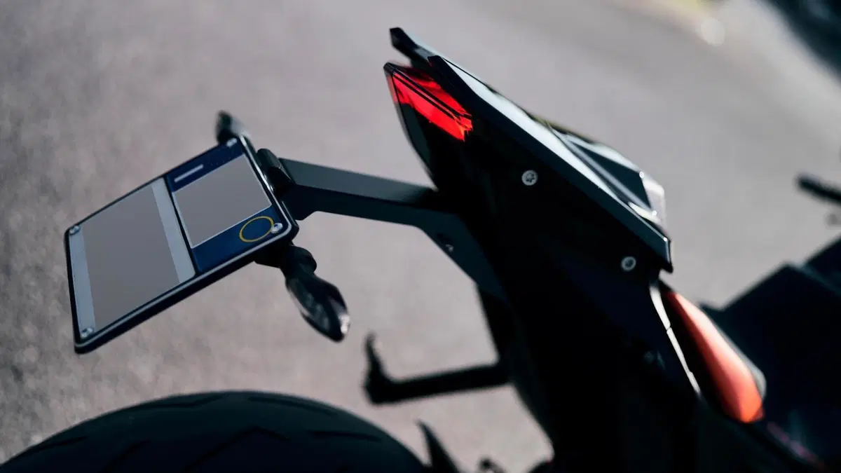 KTM 1290 Super Duke R (2021)  (13)