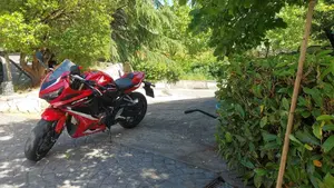 Honda CBR 650 R (2021 - 23)  (2)