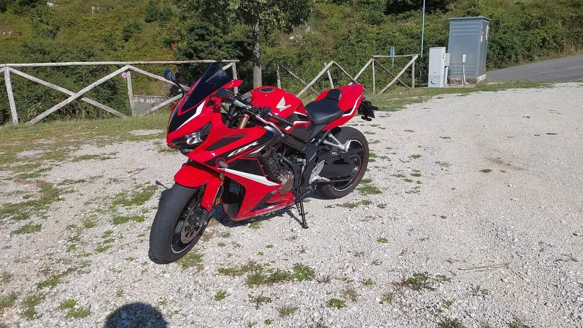 Honda CBR 650 R (2021 - 23)  (3)