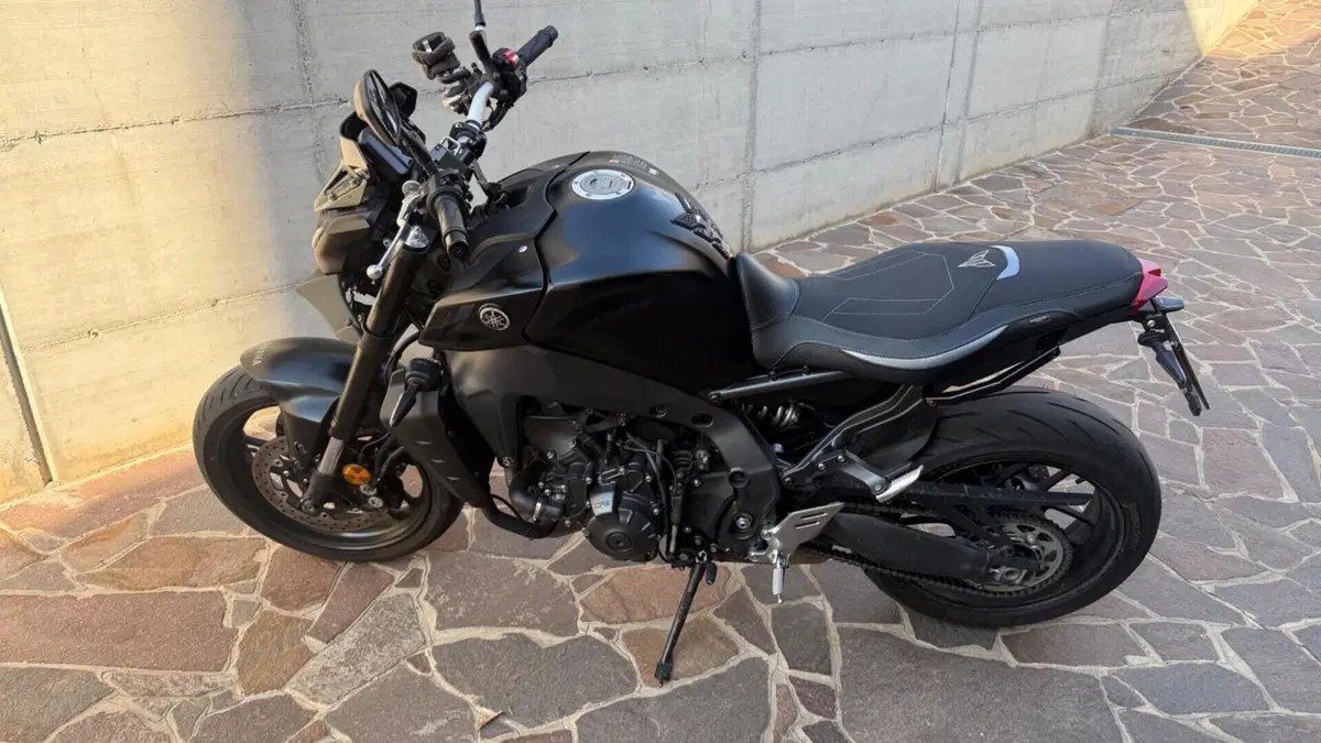 Yamaha MT-09 (2021 - 23)  (2)