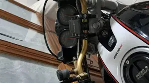 Ducati Monster 900 Special I.E. (1999 - 02)  (6)