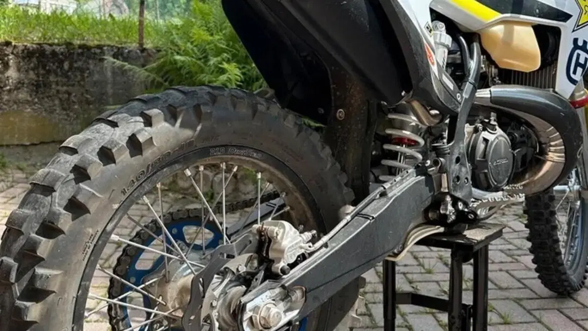 Husqvarna TE 300i Jarvis Edition (2020)  (3)
